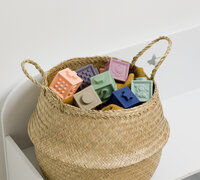 1733137878-1_s blank